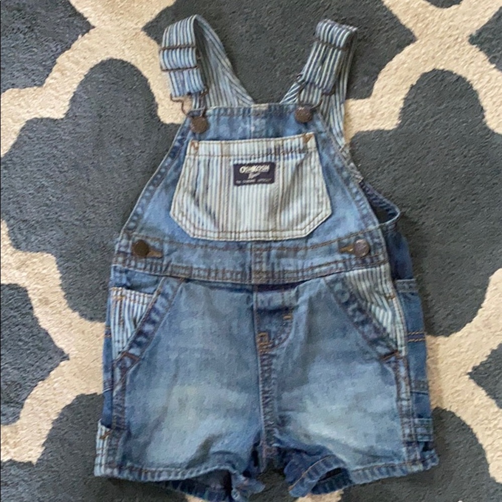 Oshkosh B’gosh 9mo overalls